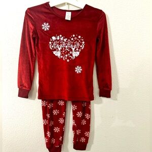 Girl’s winter PJ set. Brand Modern Kids. size 10. Used in good condition.